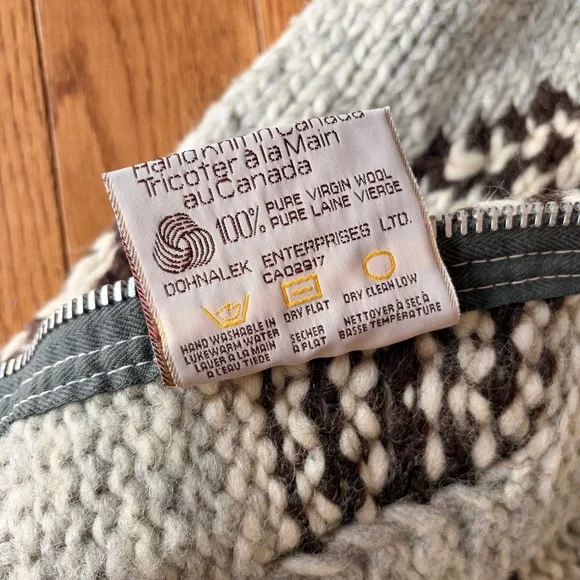 Vintage 1980’s Canadian Wool Gray and Black Zip-Front Wool Knit Sweater Jacket - Picture 8 of 10